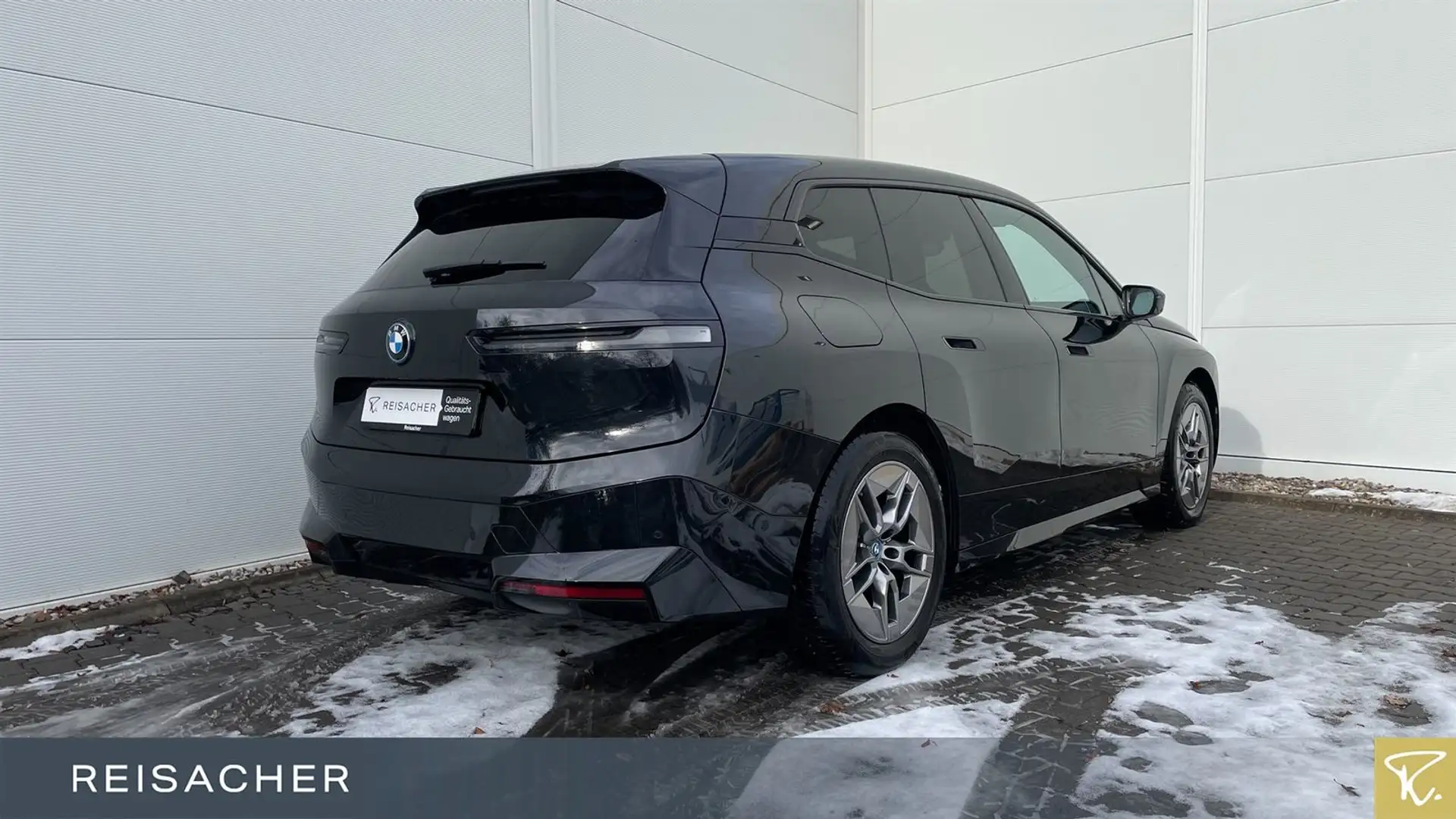 BMW iX IX xDrive40 LCPro.DAPro.AHK,Laser,Pano,HuD Schwarz - 2