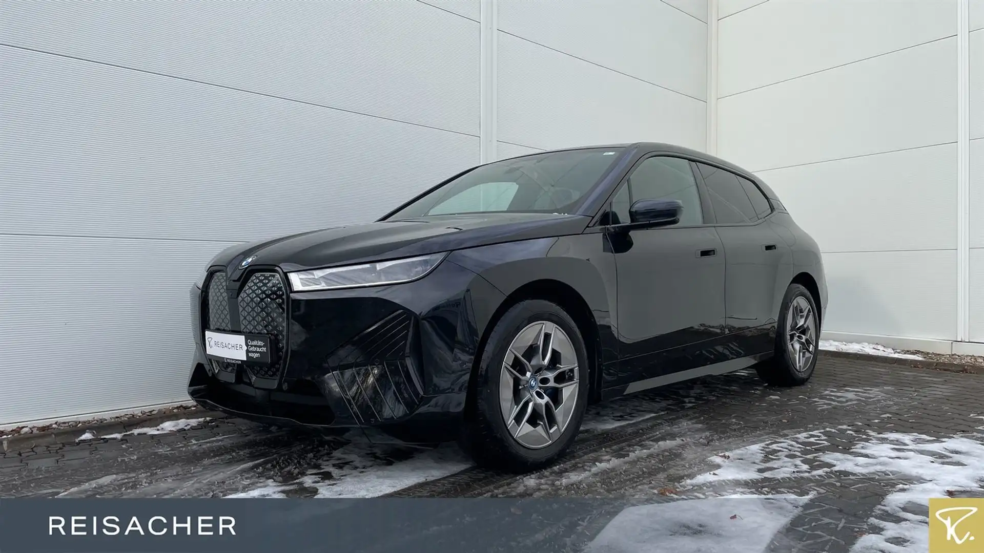 BMW iX IX xDrive40 LCPro.DAPro.AHK,Laser,Pano,HuD Schwarz - 1
