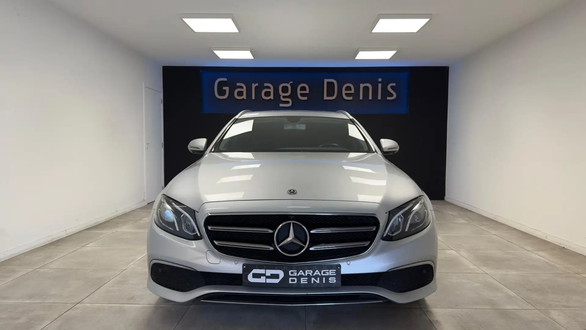 Mercedes-Benz E 200 d NEW LIFT*GPS+CAMERA360*LED*CUIR*GARANTIE 12 MOIS Gris - 2