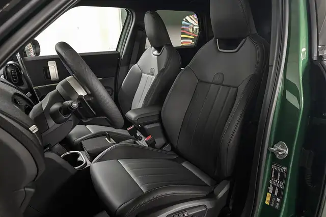 Mini Countryman view 9