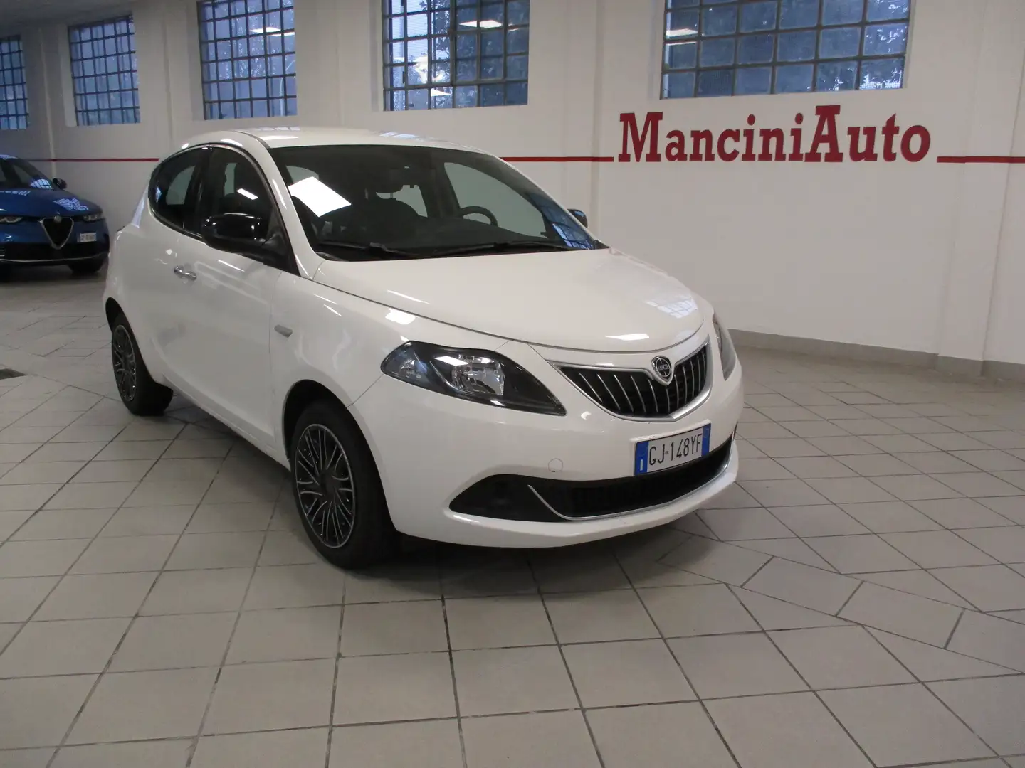 Lancia Ypsilon 1.0 FIREFLY(70cv) HYBRID SILVER-E6D-T-UNIPROPRIETA Bianco - 1