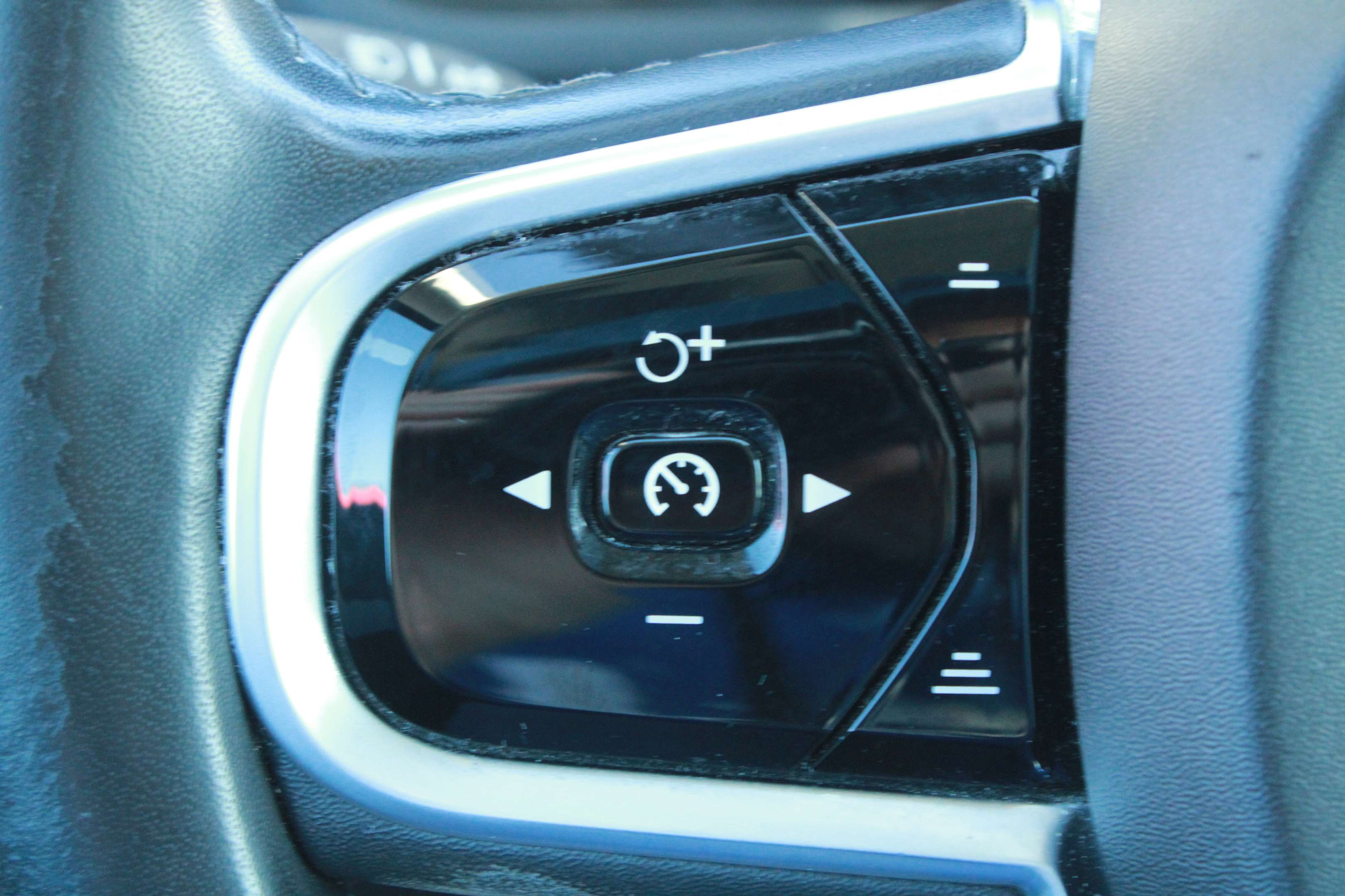 2018 Volvo XC90 T5 AWD Momentum, MAGS, NAVIGATION, CUIR, A/C thumb 19