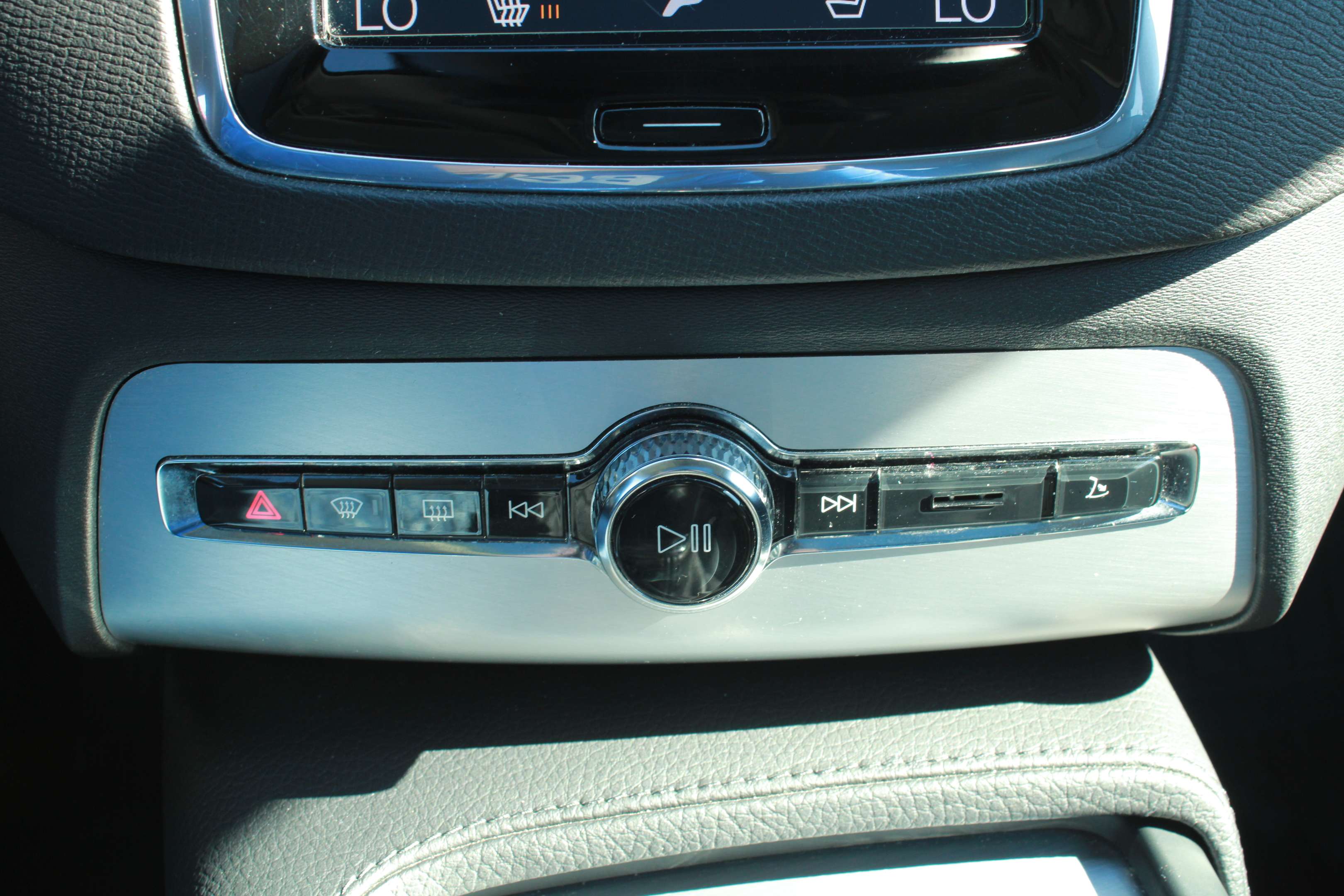 2018 Volvo XC90 T5 AWD Momentum, MAGS, NAVIGATION, CUIR, A/C thumb 28