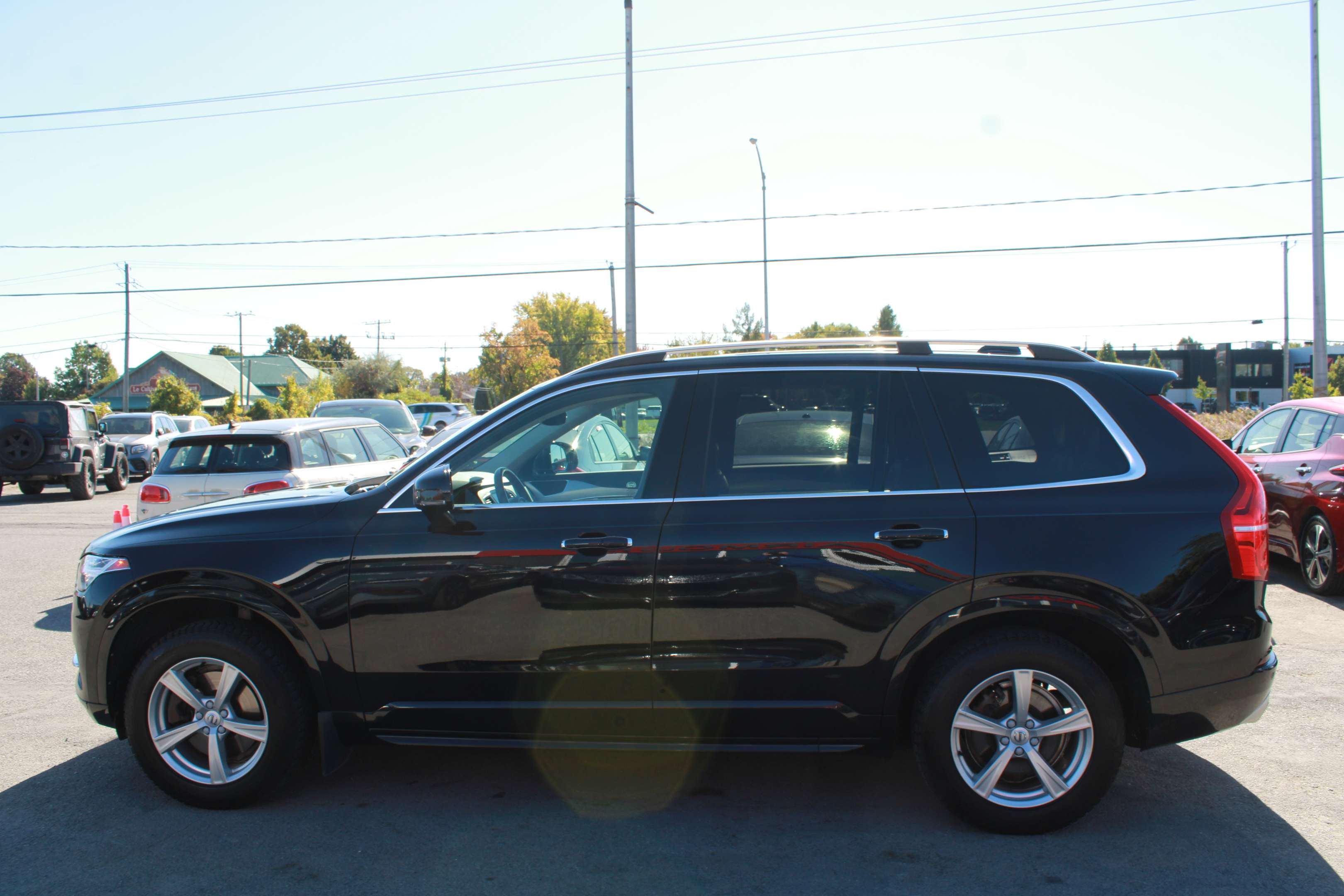 2018 Volvo XC90 T5 AWD Momentum, MAGS, NAVIGATION, CUIR, A/C alt 3