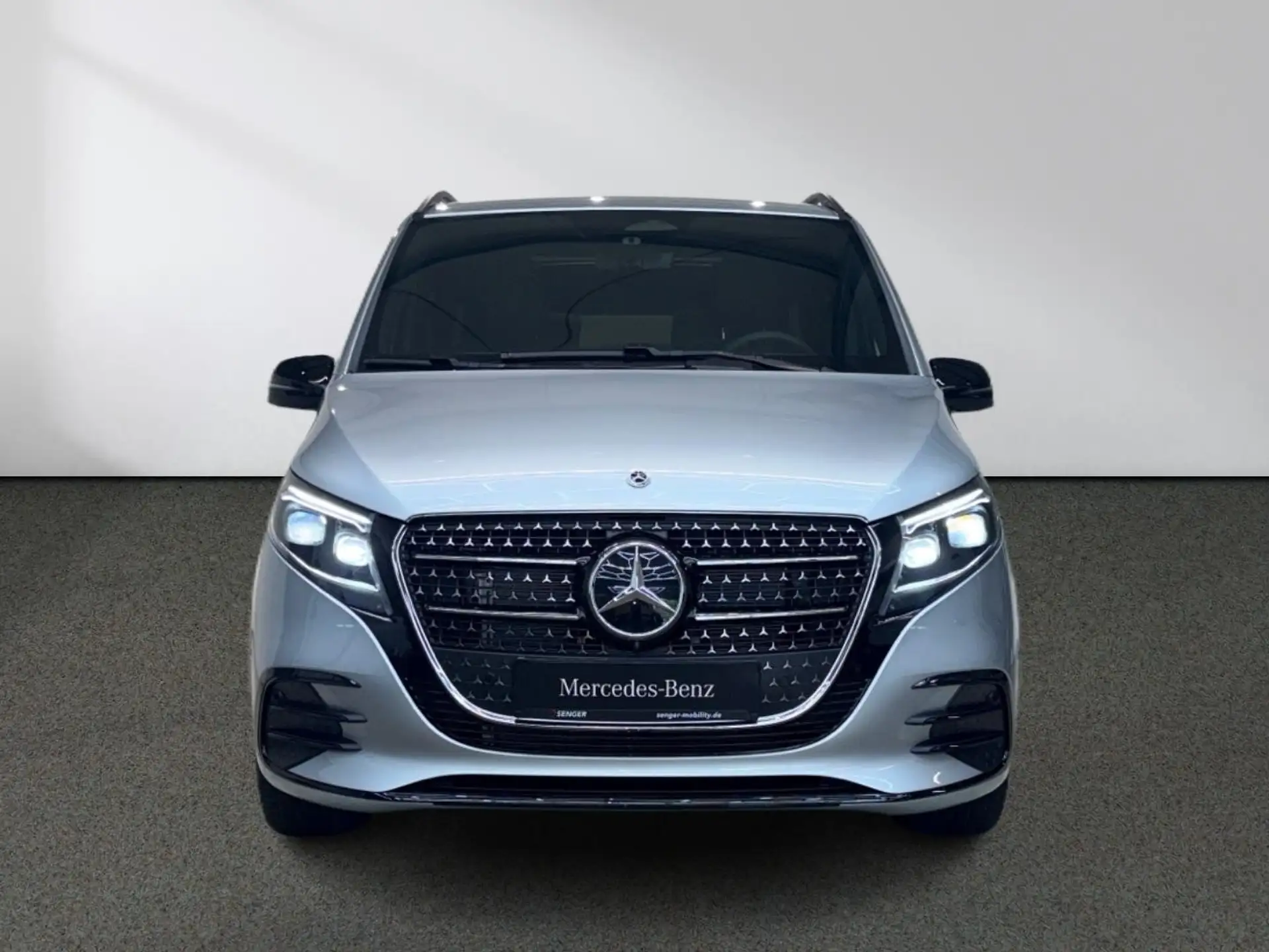 벤츠 Mercedes-Benz V-Class V 300 2026 은색 사진 4