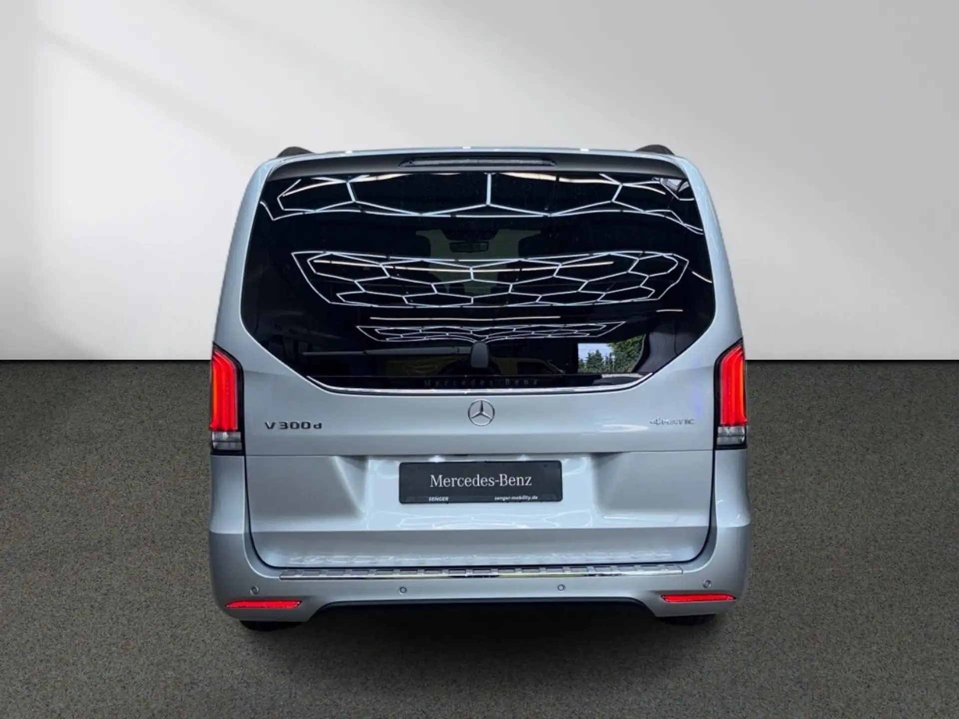벤츠 Mercedes-Benz V-Class V 300 2026 은색 사진 5