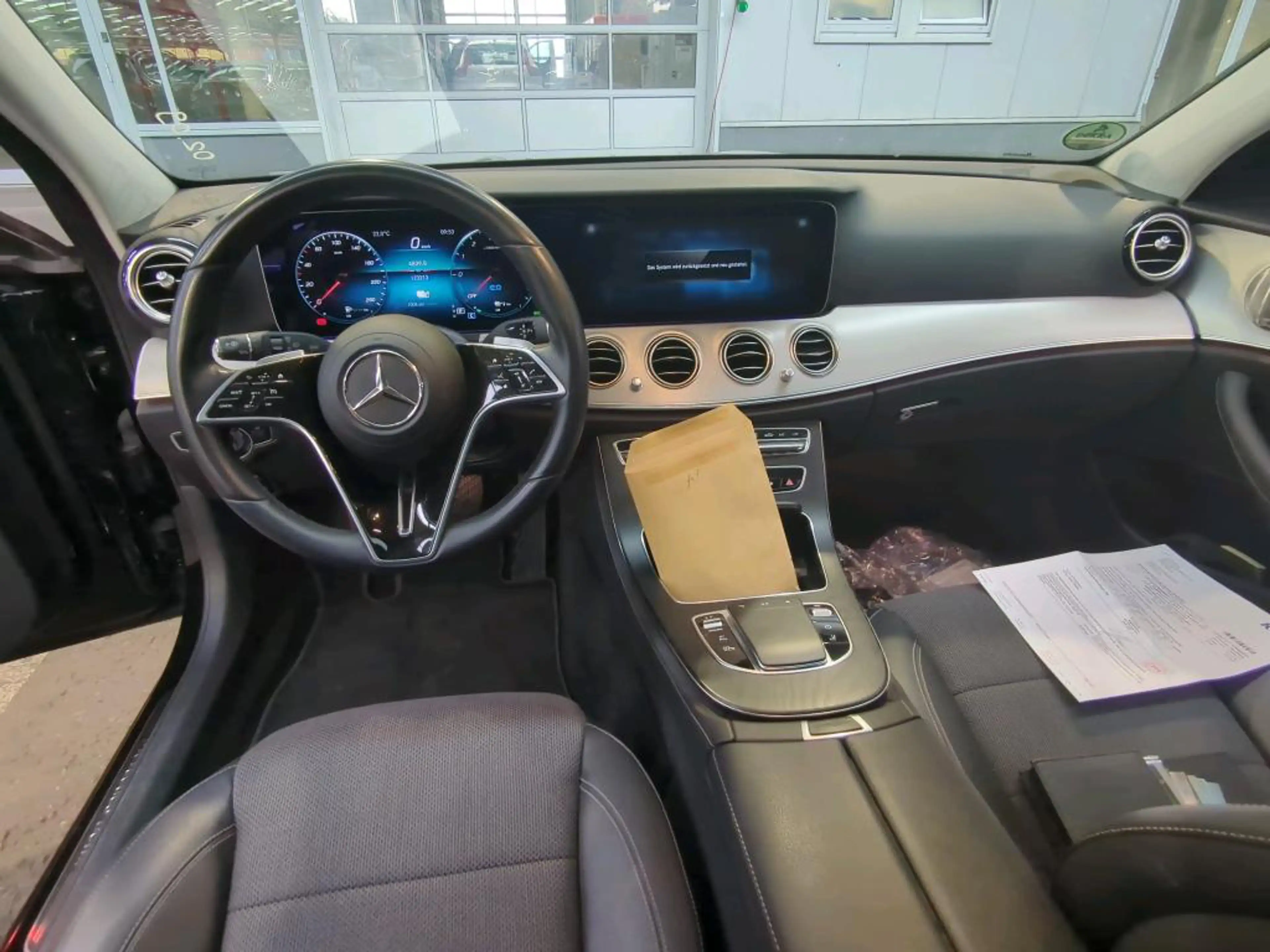 Mercedes-Benz E 300 NAVI LED RADIO MFL PANO SHZ GSD VC HUD AHK KAMERA MEMORY — photo 6