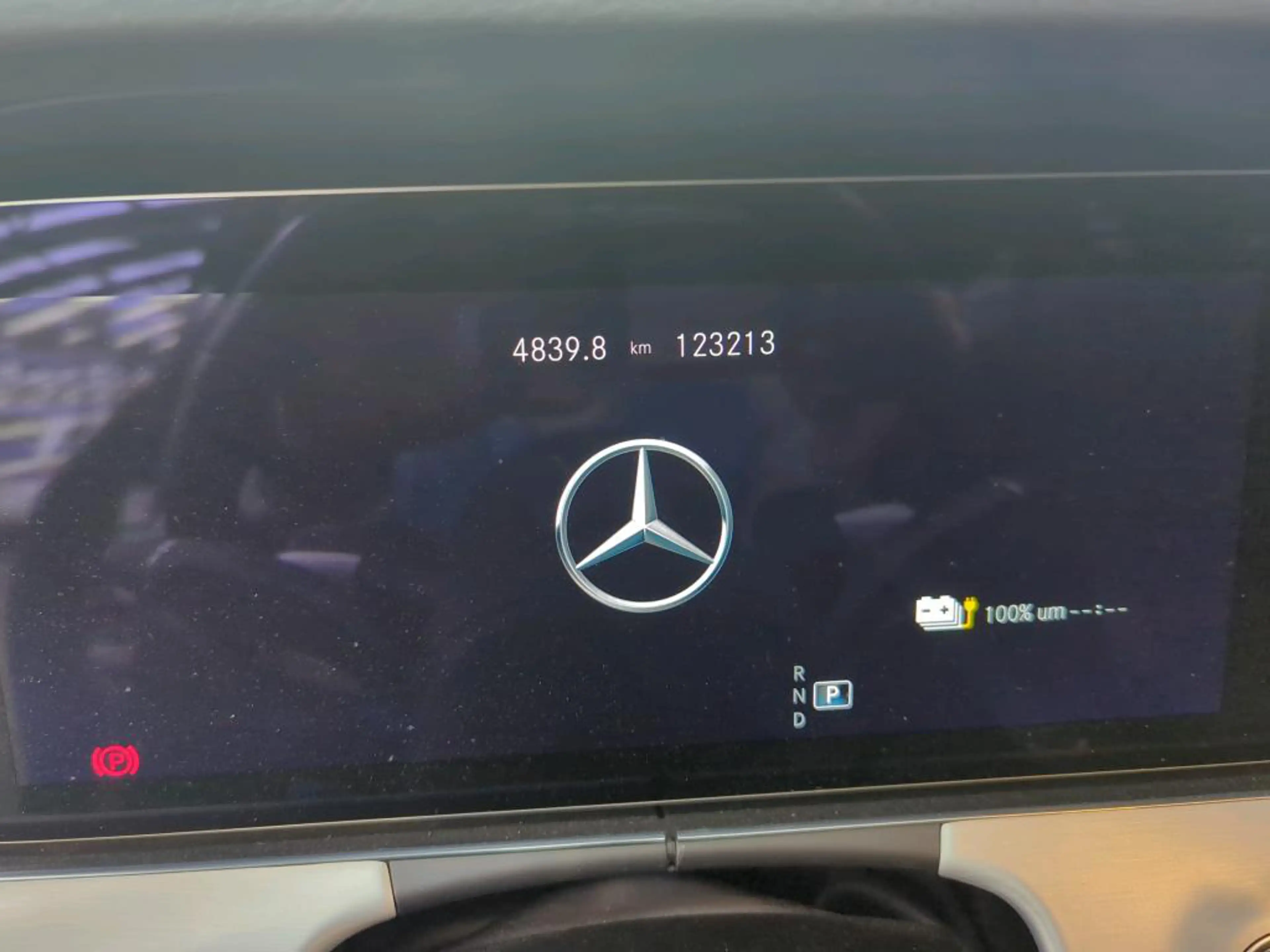 Mercedes-Benz E 300 NAVI LED RADIO MFL PANO SHZ GSD VC HUD AHK KAMERA MEMORY — photo 12