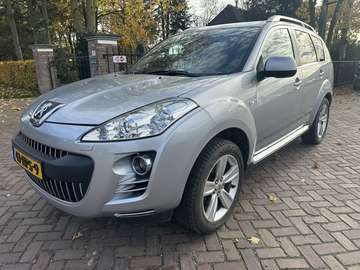 2.4 GT 7 persoons 4 wd