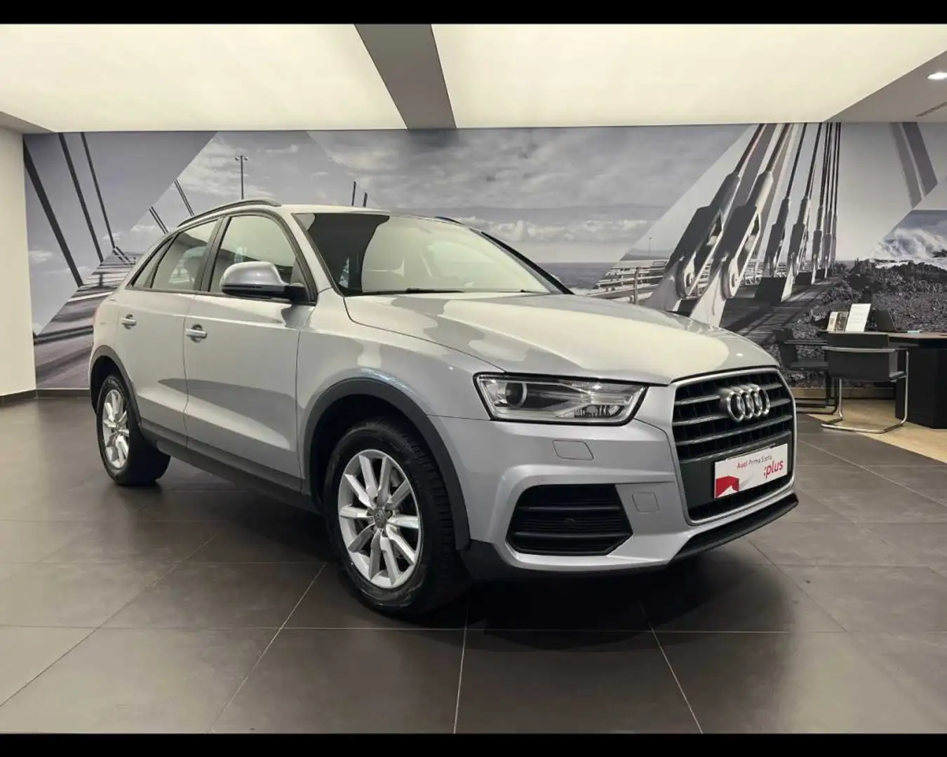 Audi Q3 2.0 TDI 120 CV Business Grigio - 2