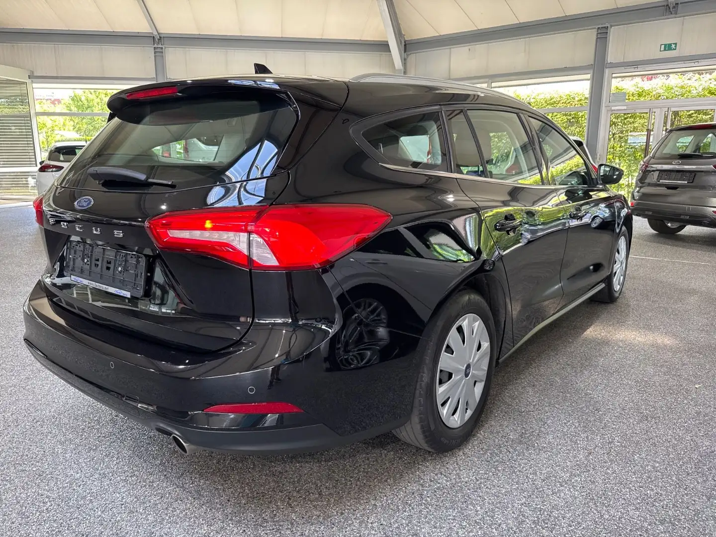 Ford Focus Tur Cool&Connect LED Navi RfK PDC Nero - 2