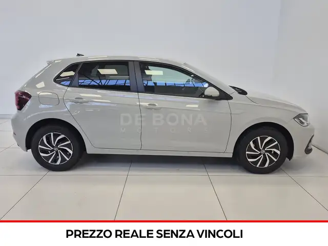 Volkswagen Polo view 6