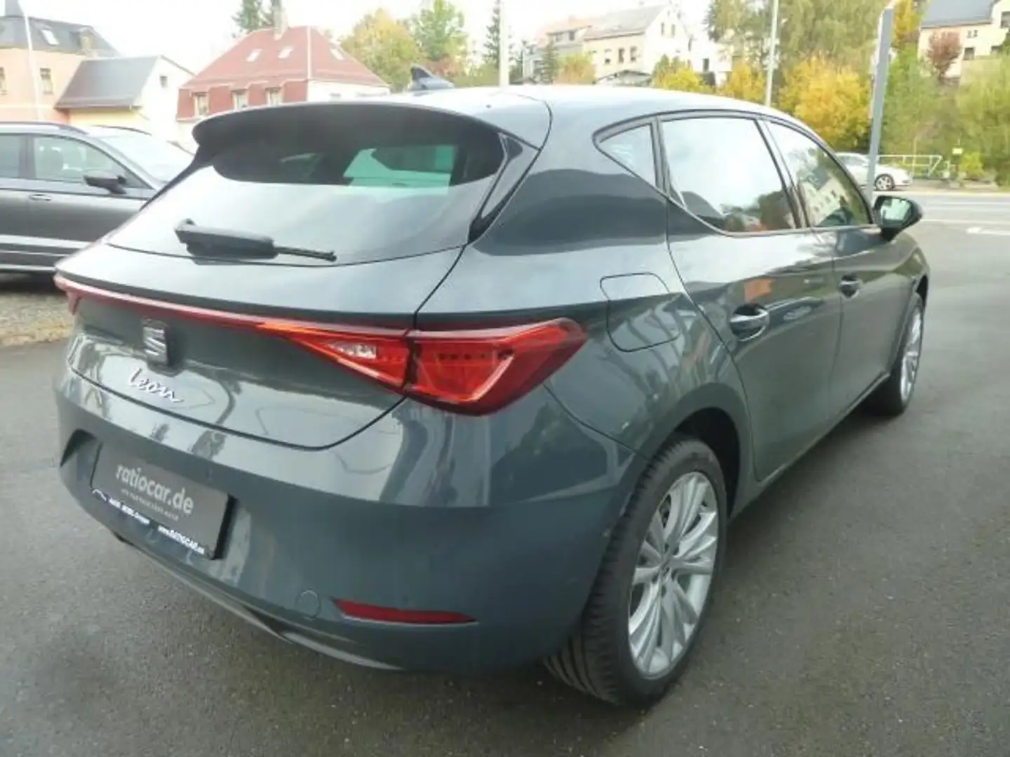 SEAT Leon LEON STYLE EDITION 1.5 ETSI DSG SITZH. NAVI EPH Blau - 2