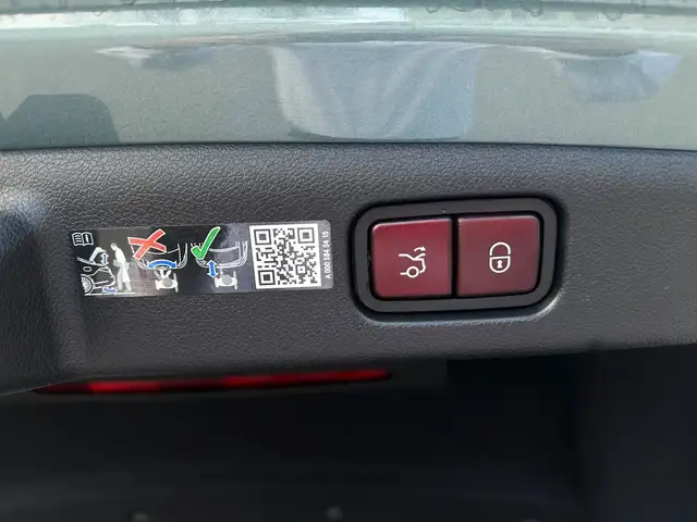 Mercedes-Benz E 200 MHEV Aut. // AMG-Line Premium/Burmester/Ambiente- Ansicht 12