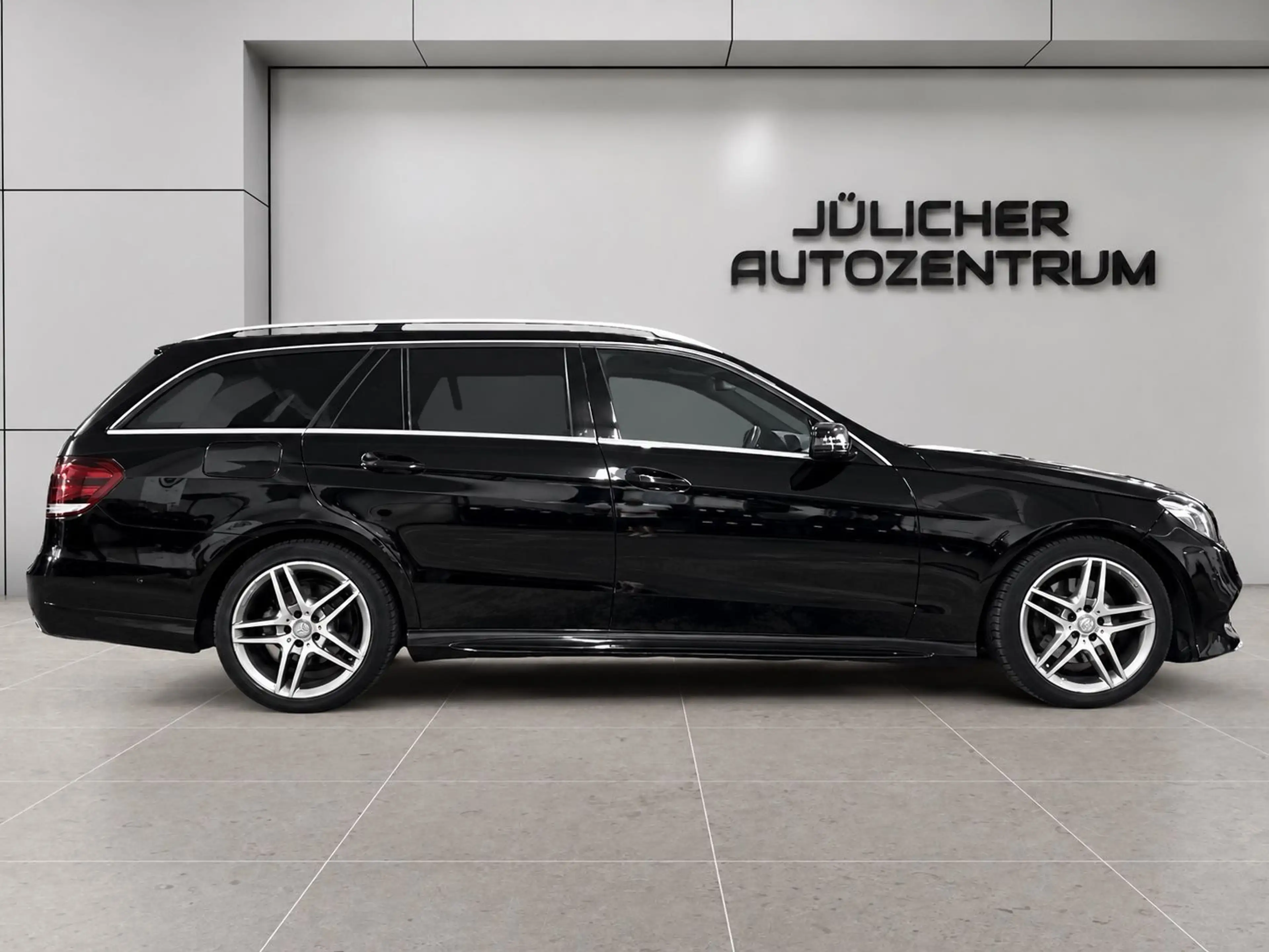 Mercedes-Benz E 250 CGI BlueEfficiency, Insp. Neu, 7-Sitzer — photo 2