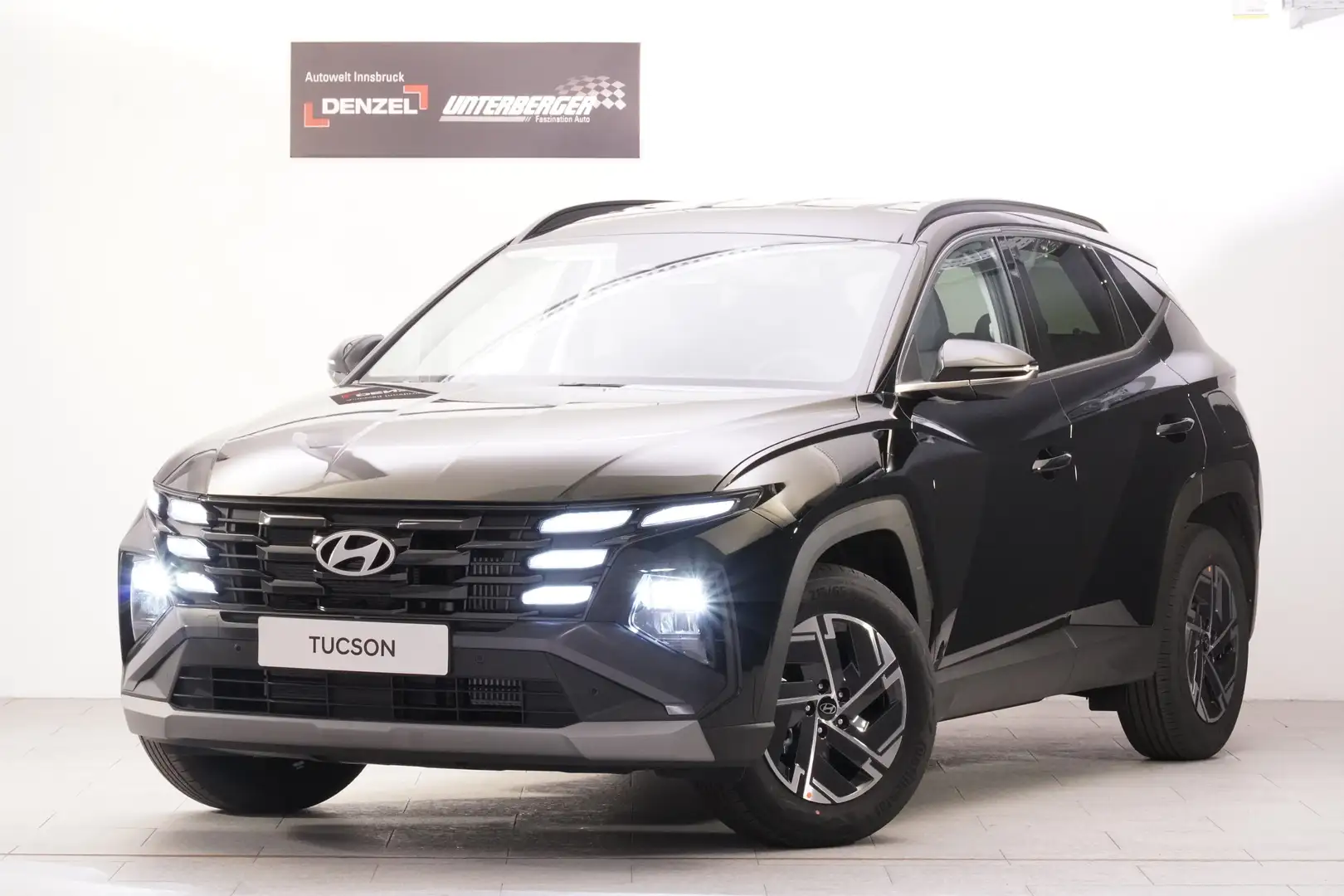 Hyundai TUCSON NX4 Edition 35 1,6 T-GDi HEV 2WD Schwarz - 1