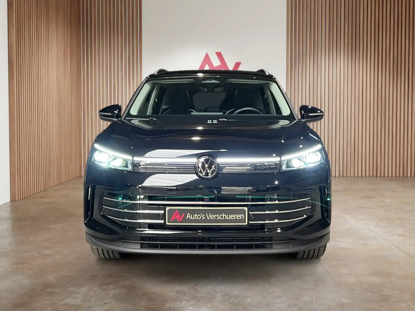 Volkswagen Tiguan Elegance 1.5 eTSI DSG ** ACC | Ergocomfort | 36... Schwarz - 2