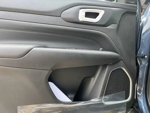 Jeep Compass view 5