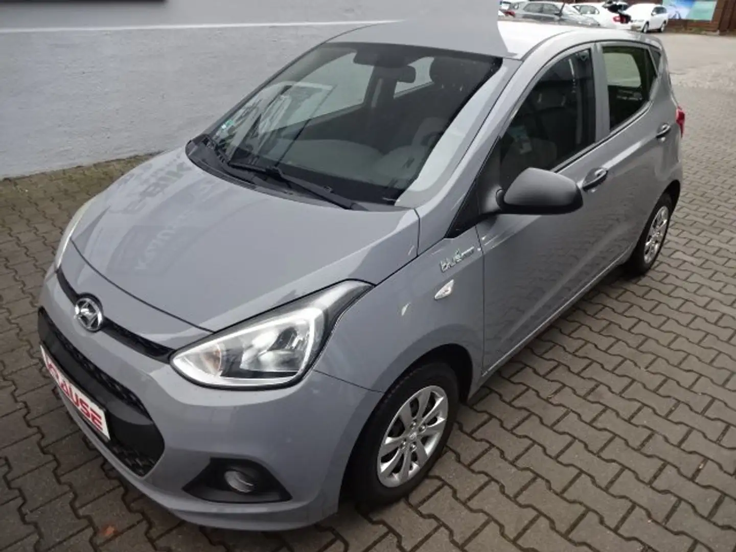 Hyundai i10 Classic Blue Drive Grau - 2