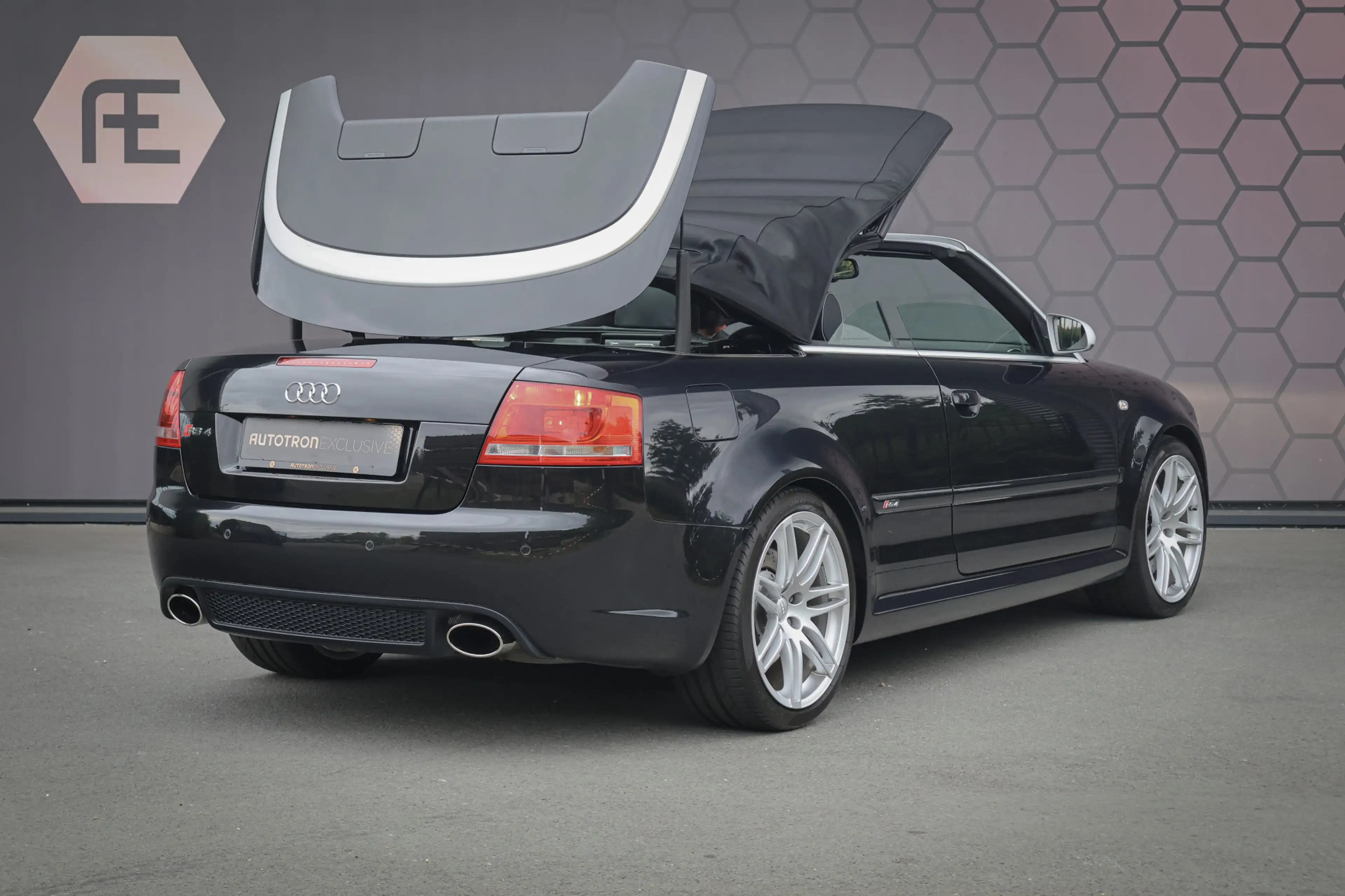 Audi RS4 Cabriolet 4.2 V8 RS 4 quattro | HANDGESCHAKELD | S — photo 14