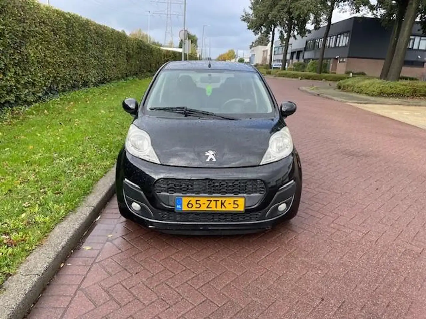 Peugeot 107 1.0 Active Zwart - 2