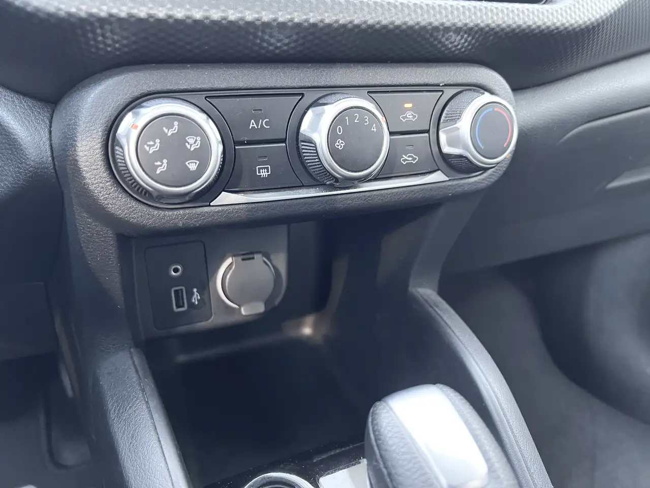 Nissan Kicks снимка Nissan Kicks