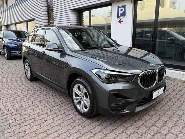 BMW X1 view 3