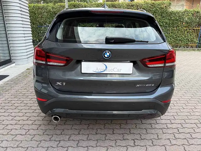 BMW X1 view 6