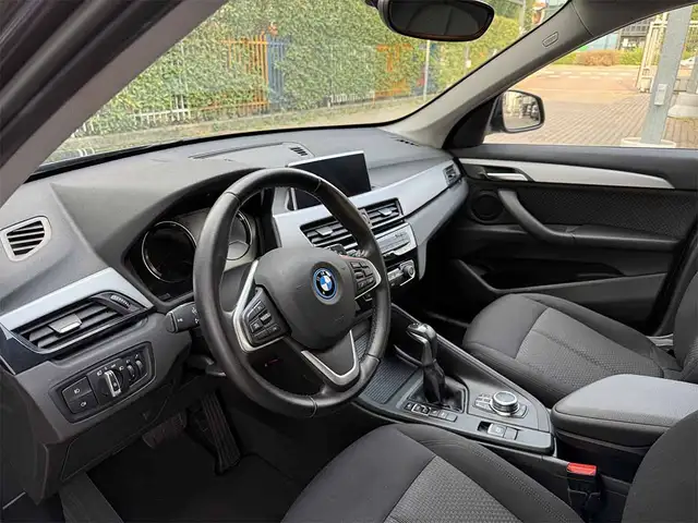BMW X1 view 11