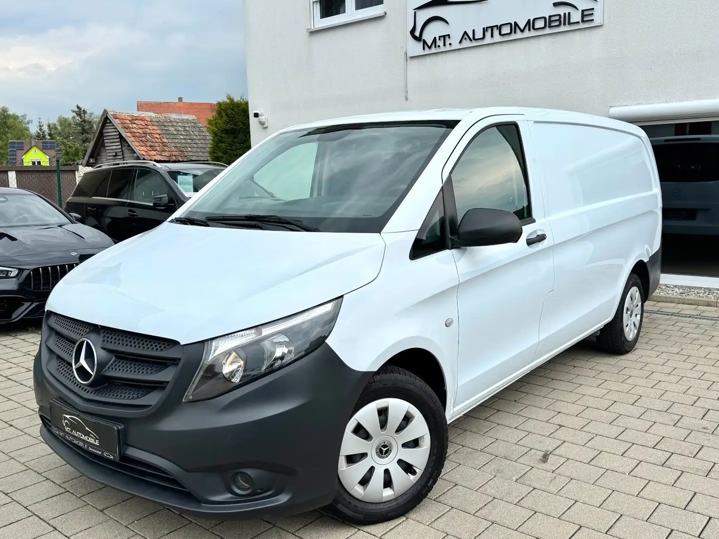 Mercedes-Benz Vito Kasten 116 lang*AHK*NAVI*KAMERA*KLIMA* White - 1