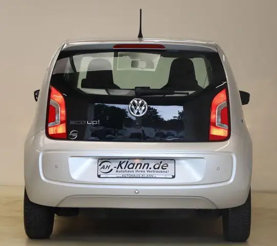 Volkswagen Up! view 5