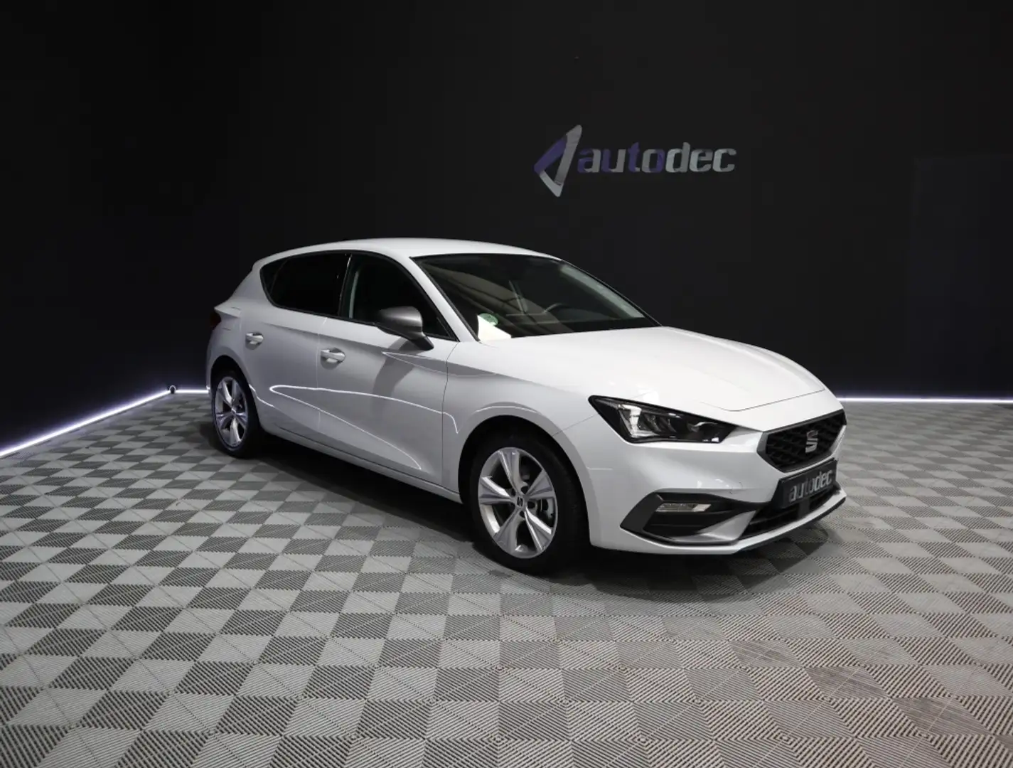 SEAT Leon 2.0TDI CR S&S FR XS DSG-7 150 Blanco - 1