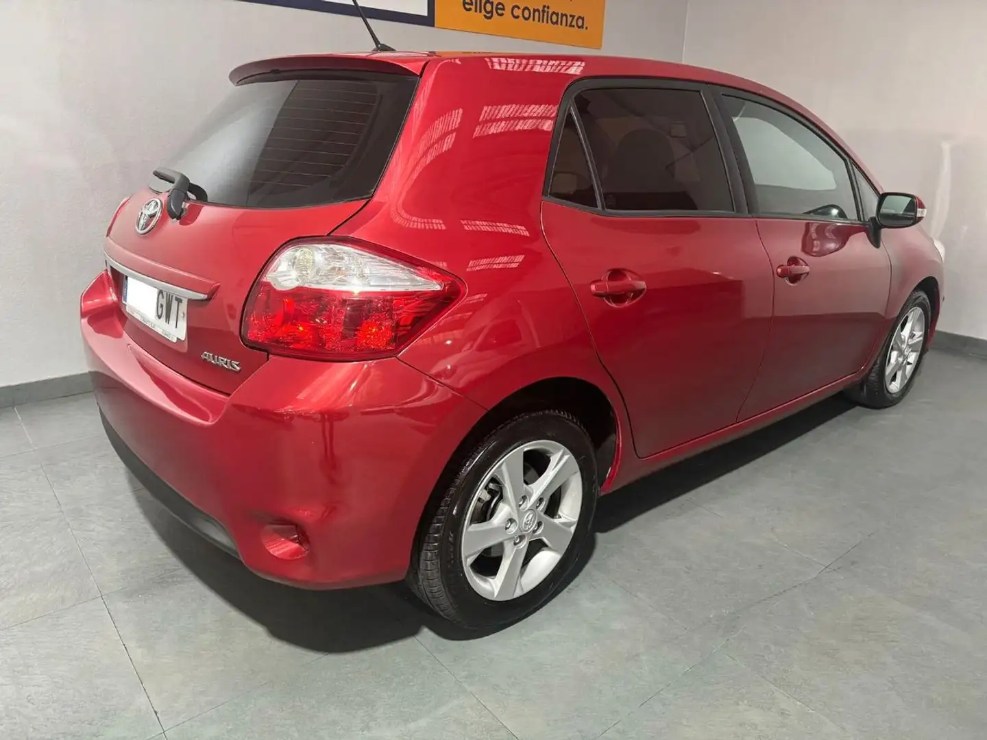 Toyota Auris 1.4D-4D Active Confortdrive Burdeos - 2