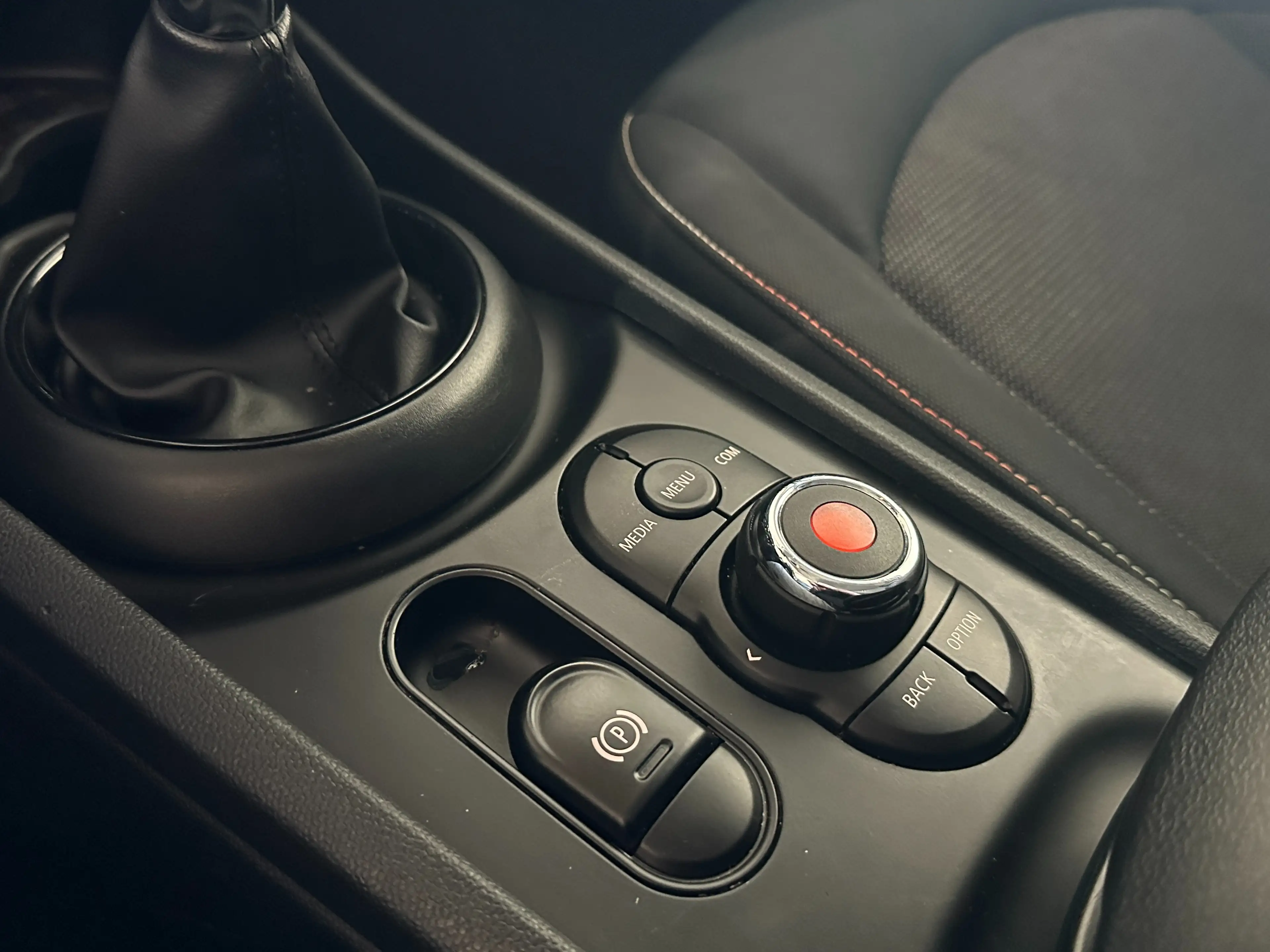 MINI Cooper Clubman COOPER Clubman | SHZ | PDC | SCHECKH | LED — photo 20