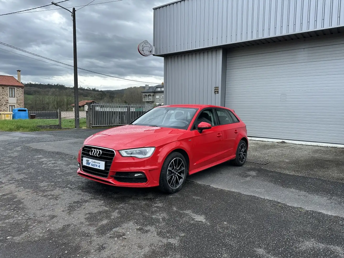 Audi A3 Sportback 1.6TDI CD Adrenalin Rouge - 1