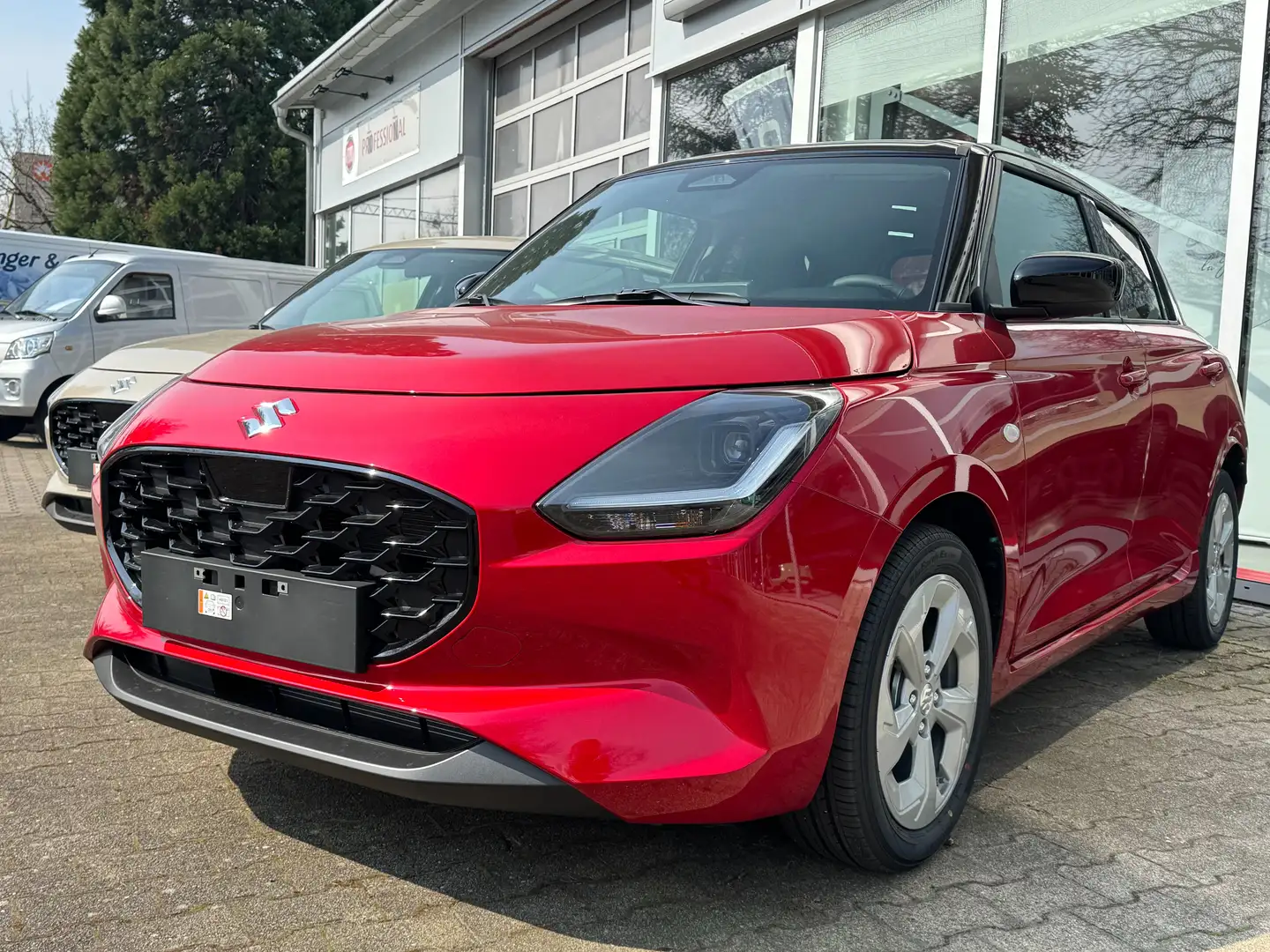 Suzuki Swift Automatik Comfort ACC/Rückfahrkamera/NAVI/u.v.m Rot - 1