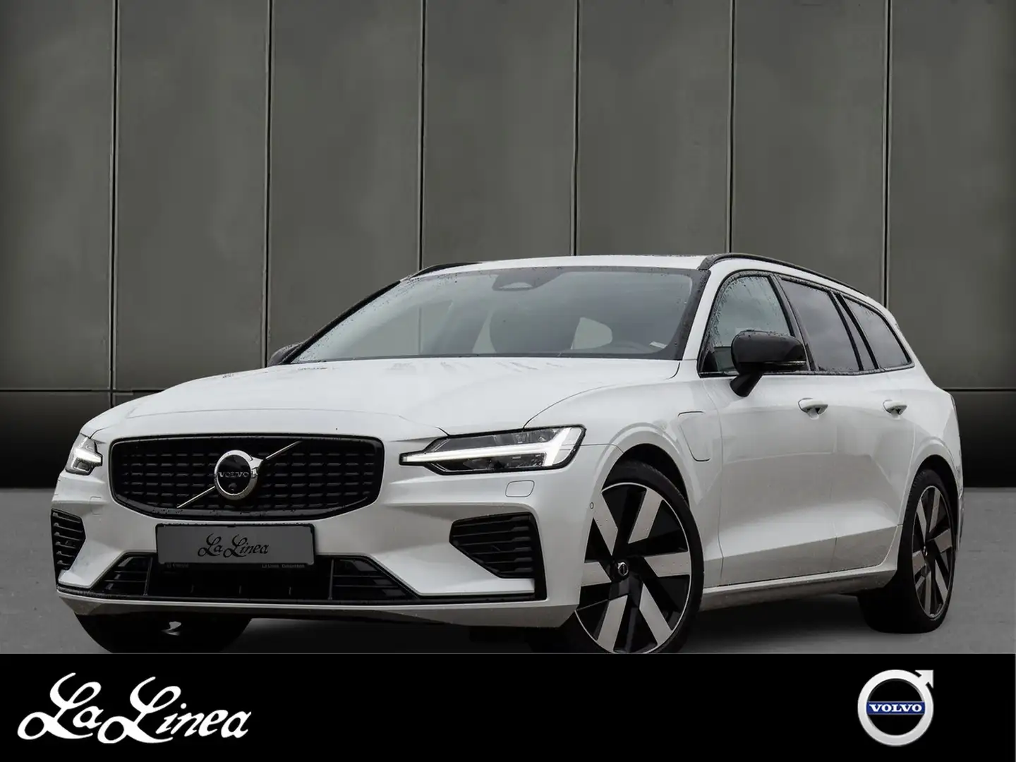 Volvo V60 T6 Recharge Plug-In Hybrid AWD Plus Dark Weiß - 1
