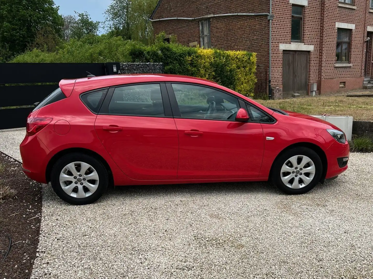 Opel Astra 1.4i Cosmo Rot - 2