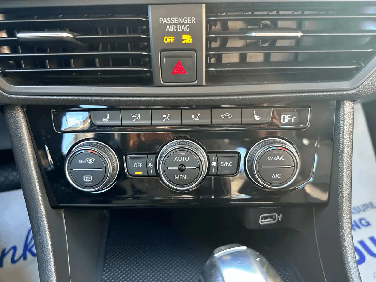 Volkswagen Jetta снимка Volkswagen Jetta