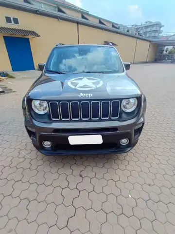 Jeep Renegade view 5