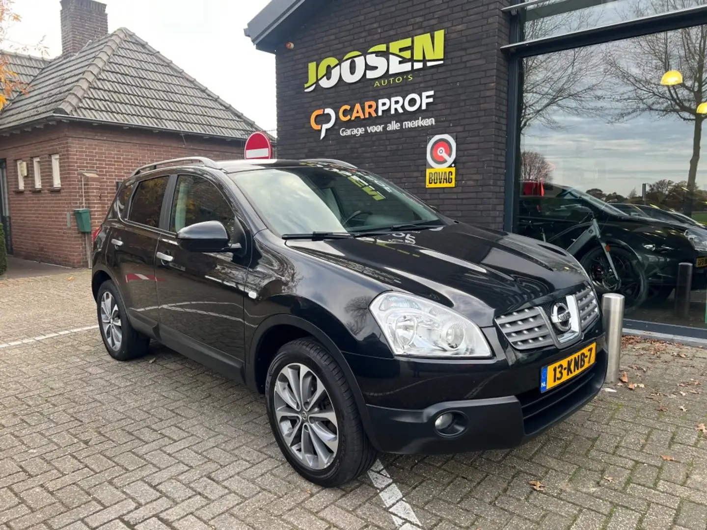 Nissan Qashqai 1.6 CONNECT EDITION Zwart - 1