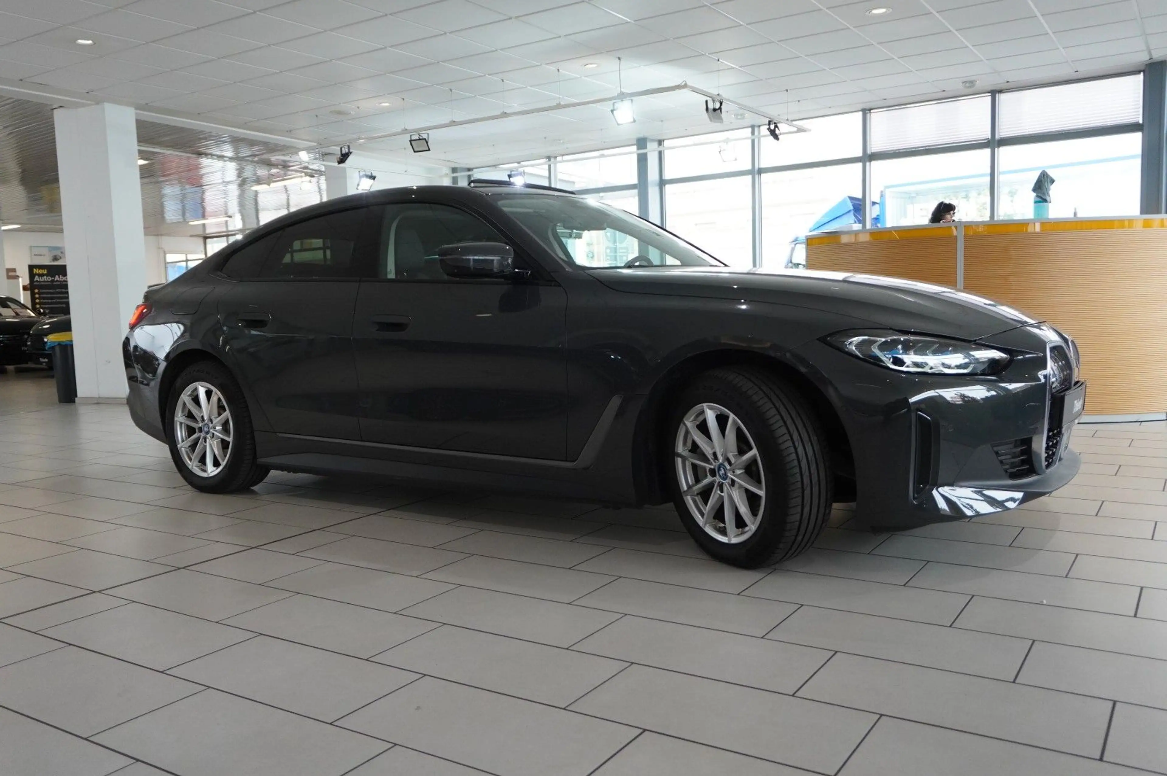 BMW i4 Gran Coupe 40 eDrive NAVI/LASER/H&K/360°/AHK — photo 7