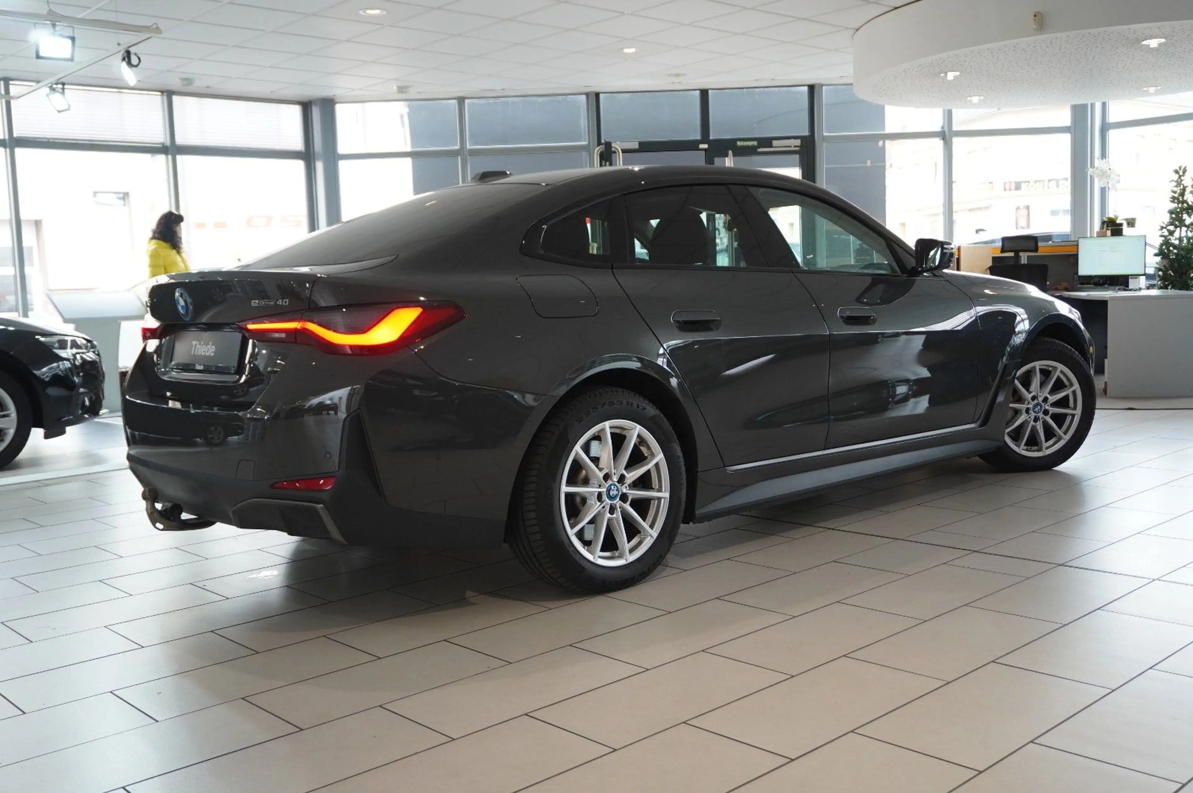 BMW i4 Gran Coupe 40 eDrive NAVI/LASER/H&K/360°/AHK — photo 9