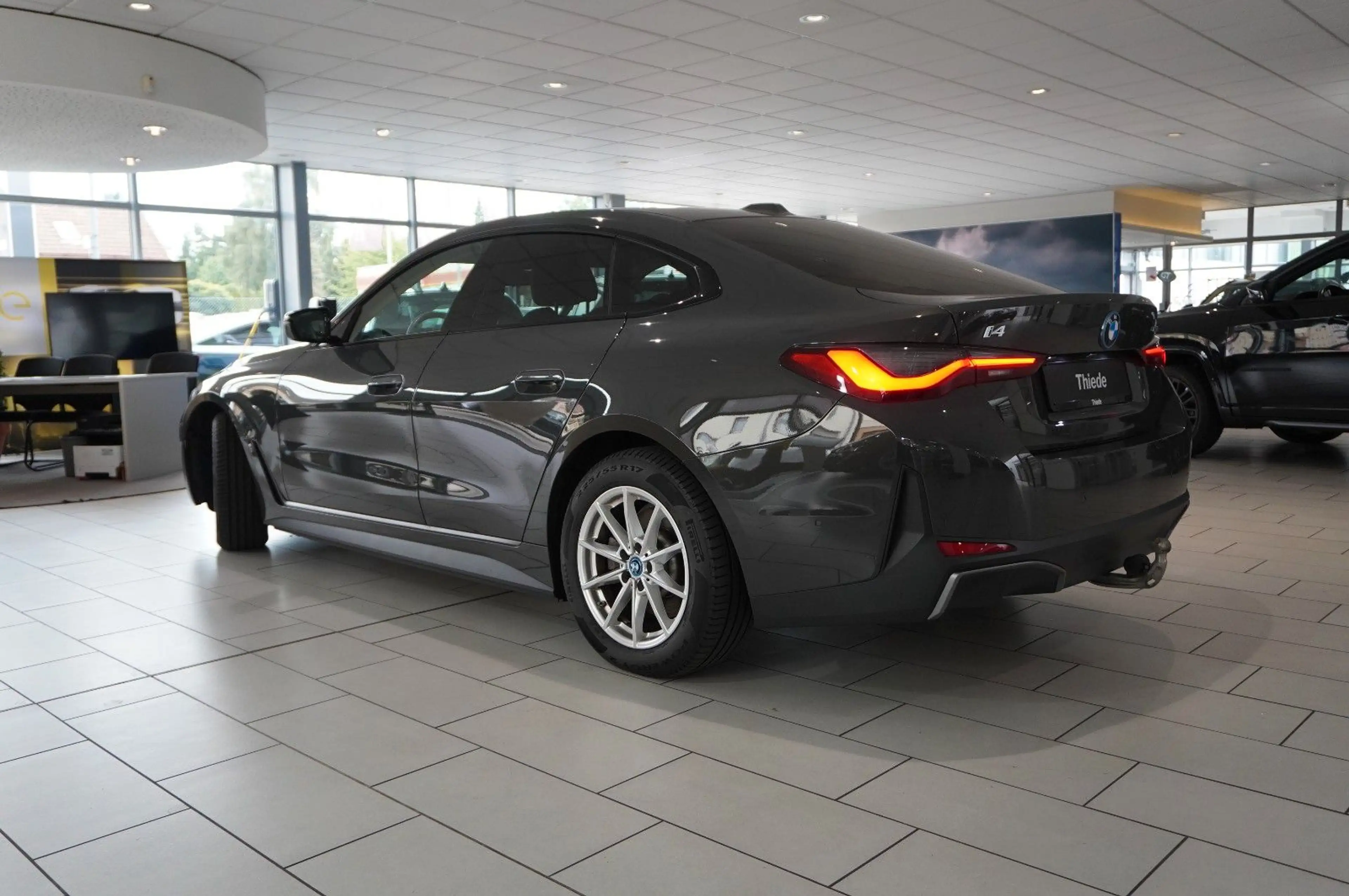 BMW i4 Gran Coupe 40 eDrive NAVI/LASER/H&K/360°/AHK — photo 14
