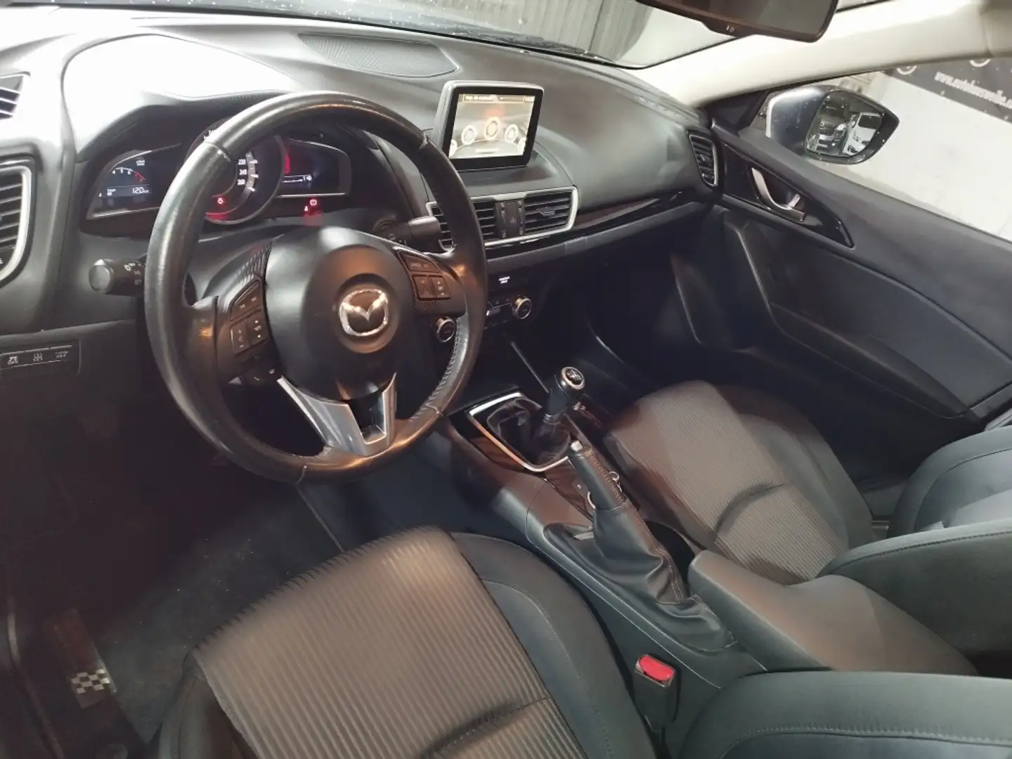Mazda 3 SportSedan 2.0 Luxury Nav. 120 Marrón - 2