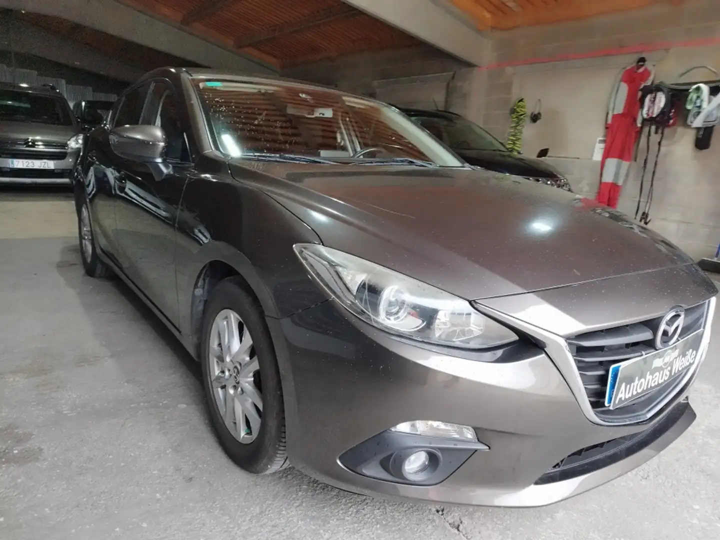 Mazda 3 SportSedan 2.0 Luxury Nav. 120 Marrón - 1