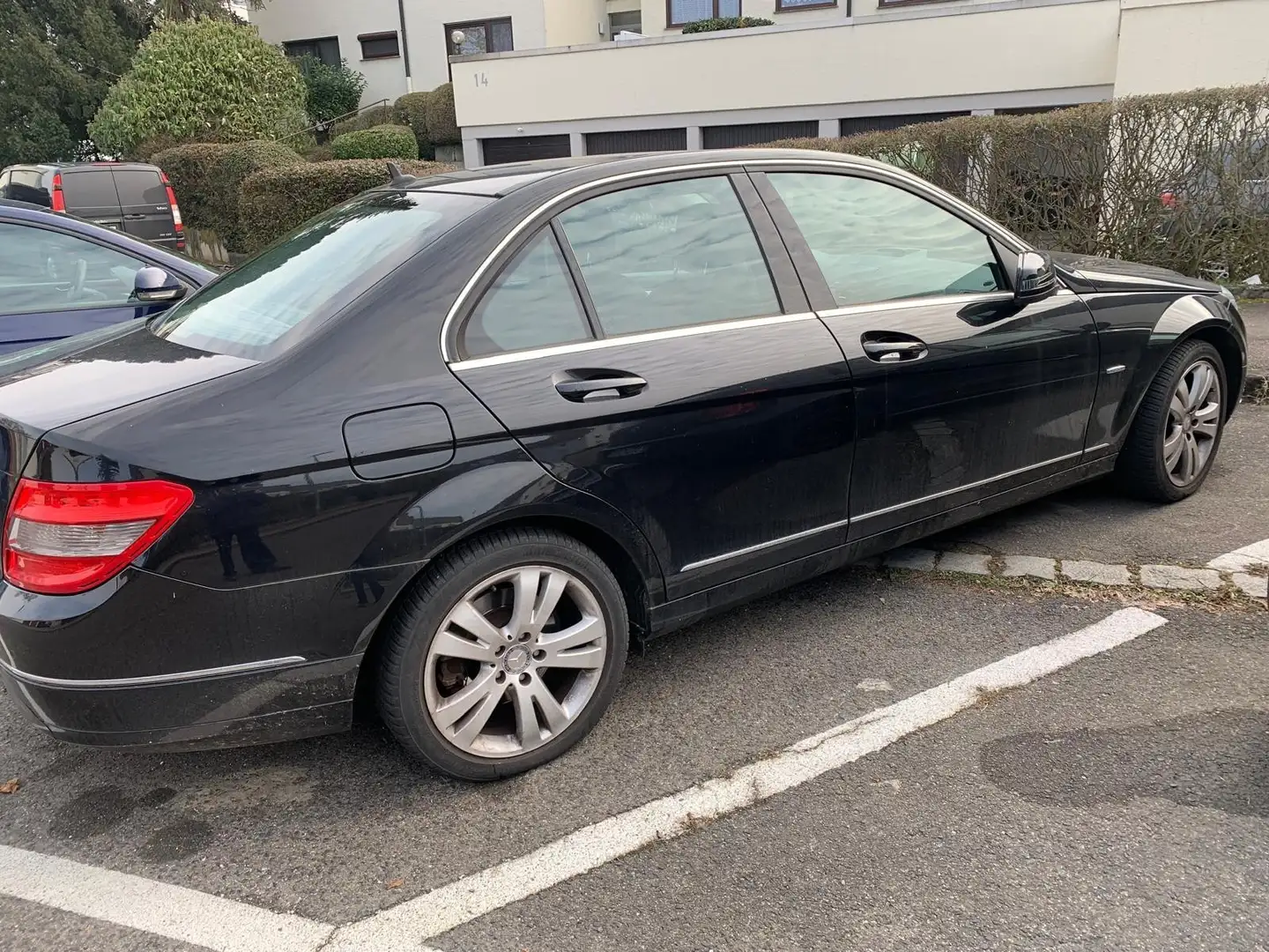 Mercedes-Benz 200 C200 CGI BlueEfficiency Avantgarde Černá - 2