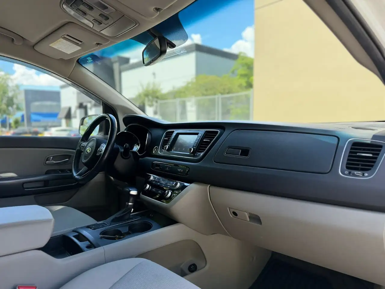 Kia Sedona photo Kia Sedona