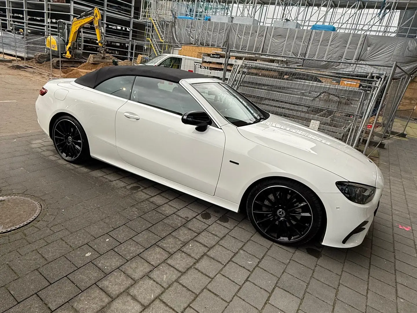 Mercedes-Benz E 220 E 220 d Cabrio 9G-TRONIC AMG Line White - 2