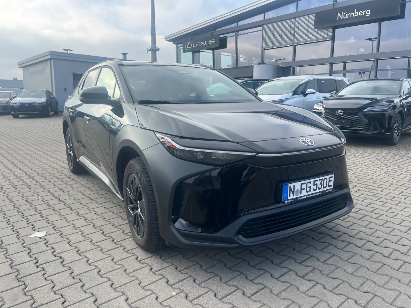 Toyota bZ4X FWD LED, 360°Kamera, Navi, AppleCarPlay, BT Чорний - 2